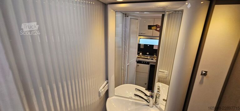 Halvintegrerad husbil ETRUSCO ETRUSCO 6.8 SR VAN