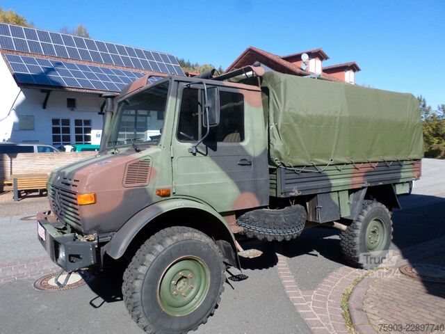 Vrachtauto met open laadbak MERCEDES-BENZ Unimog MIL 2 To U 1300L  Mit Plane & Sprigel