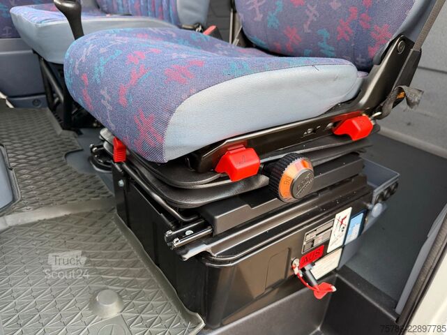 Kombiniran vozilo s ponjavo MERCEDES-BENZ Vario 614 D DoKa PP/ DPF/ LBW 1.0t/ AHK/ Org. KM