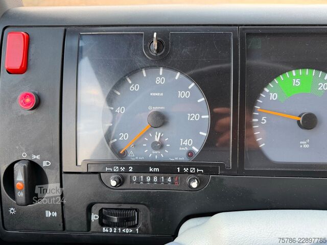 Kombiniran vozilo s ponjavo MERCEDES-BENZ Vario 614 D DoKa PP/ DPF/ LBW 1.0t/ AHK/ Org. KM