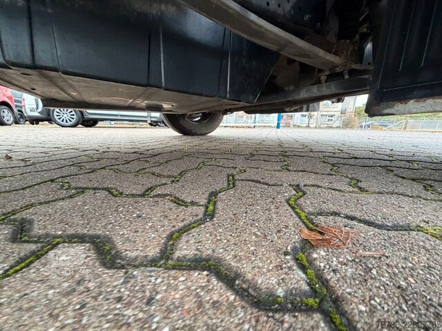 Kombiniran vozilo s ponjavo MERCEDES-BENZ Vario 614 D DoKa PP/ DPF/ LBW 1.0t/ AHK/ Org. KM