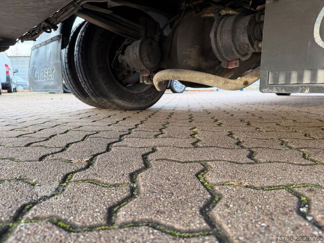 Kombiniran vozilo s ponjavo MERCEDES-BENZ Vario 614 D DoKa PP/ DPF/ LBW 1.0t/ AHK/ Org. KM