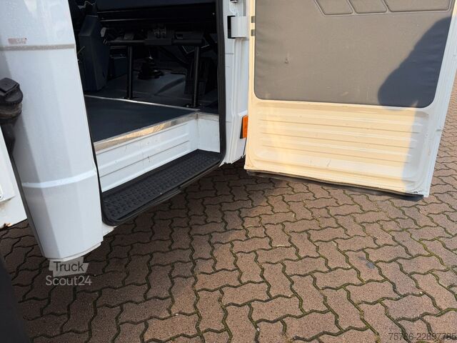 Kombiniran vozilo s ponjavo MERCEDES-BENZ Vario 614 D DoKa PP/ DPF/ LBW 1.0t/ AHK/ Org. KM