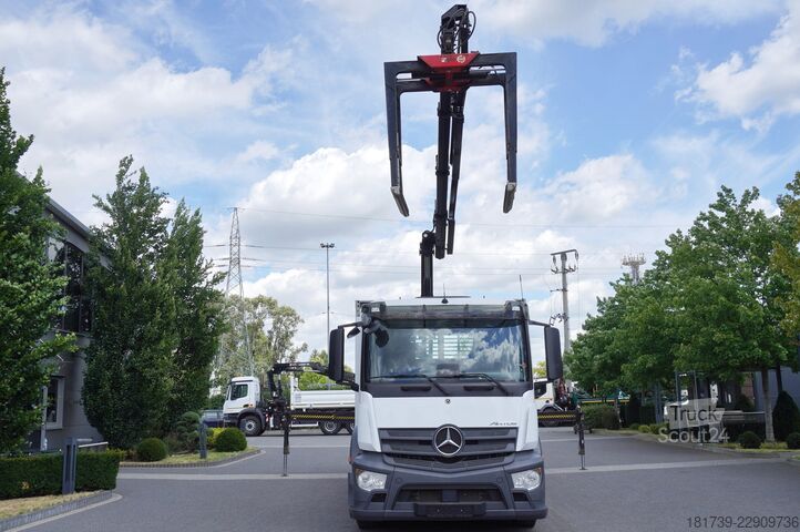 Platform met kraan Mercedes-Benz Antos 2540 6x2 / 170 tho. km / HDS HIAB