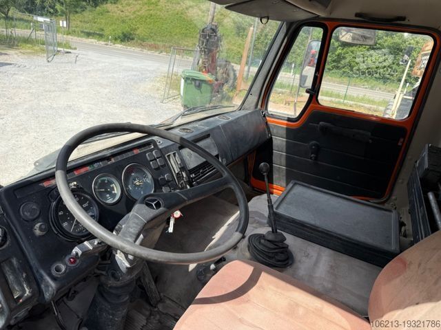 Автобетонозмішувач MERCEDES-BENZ 2224 8 Zylinder Motor V8, 6X4