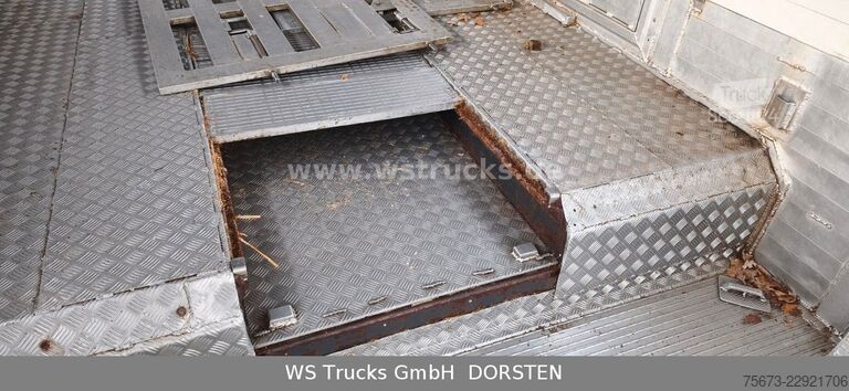 Ремарке за превоз на коне MENKE-JANZEN Tandem 3 Achsen 2 Stock Eigenes Aggregat