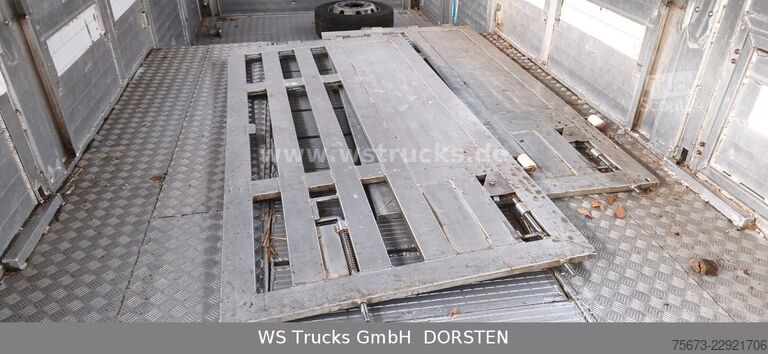 Ремарке за превоз на коне MENKE-JANZEN Tandem 3 Achsen 2 Stock Eigenes Aggregat