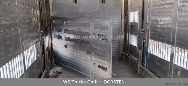 Ремарке за превоз на коне MENKE-JANZEN Tandem 3 Achsen 2 Stock Eigenes Aggregat