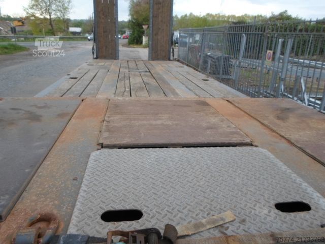 Remorque porte-engins surbaissée MÜLLER-MITTELTAL T 3-Profi-30 To. 3 Achser