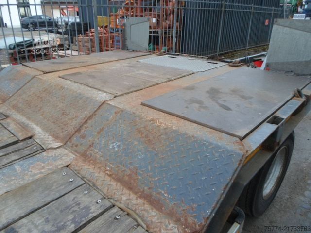 Remorque porte-engins surbaissée MÜLLER-MITTELTAL T 3-Profi-30 To. 3 Achser