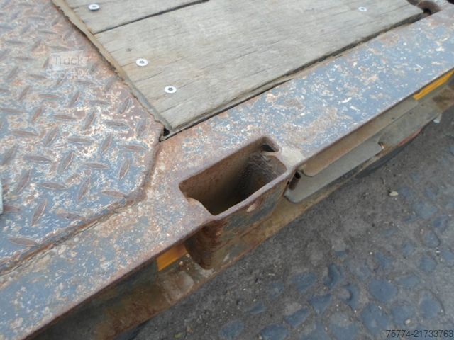 Remorque porte-engins surbaissée MÜLLER-MITTELTAL T 3-Profi-30 To. 3 Achser