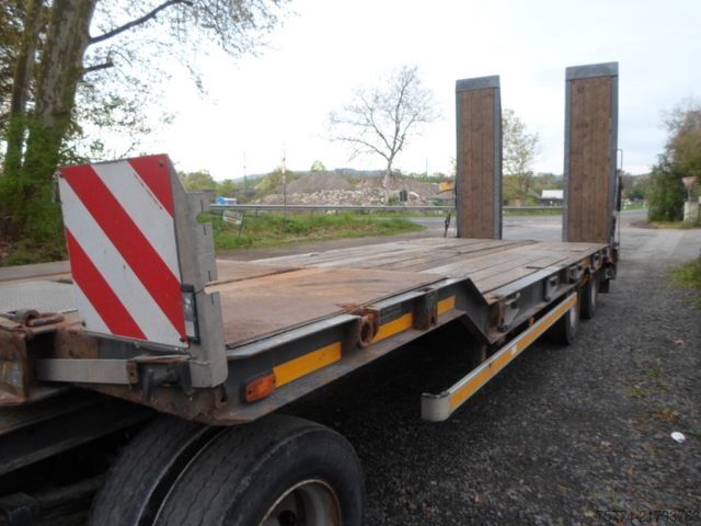 Remorque porte-engins surbaissée MÜLLER-MITTELTAL T 3-Profi-30 To. 3 Achser