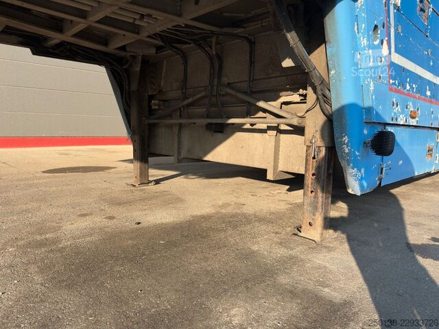 Kvægtransport sættevogn PEZZIOLI SBA31 3.Stock Tiefbett+Hals/Rampe/Hubdach/Rampe