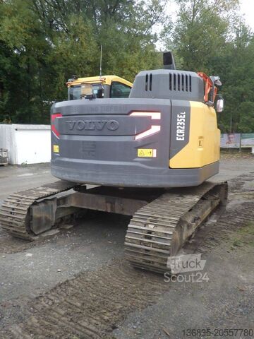 Raupenbagger Volvo ECR 235 E
