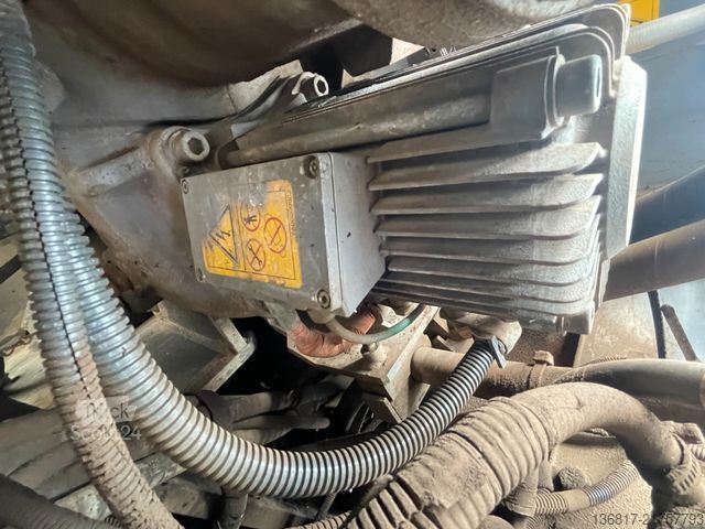 Lančani bager HITACHI ZX210LC-5B Hybrid Monoblock OilQuick OQ70/55 Kli