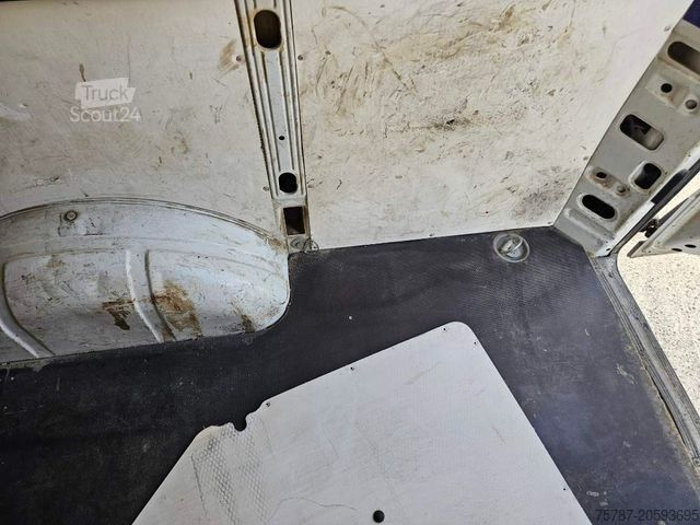 فان بسقف مرتفع IVECO 35S16 A8 V L, mittellang & hoch, kleiner Schaden