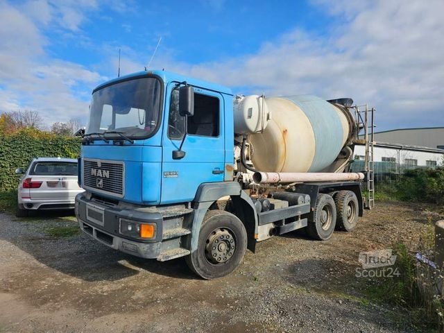 Betonblander lastbil MAN 26.293 6x4 Betonmi. 8 cbm Intermix Trommel v2001