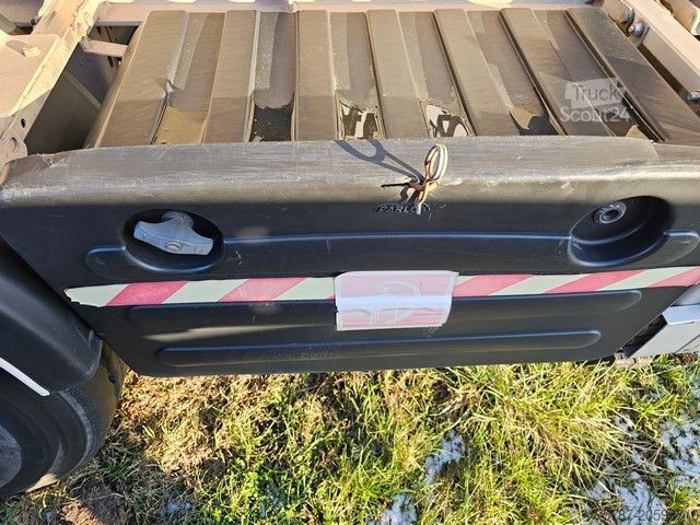 Semi-reboque porta-carroçaria amovível VAN HOOL Tankchassis mit Tankcontainer