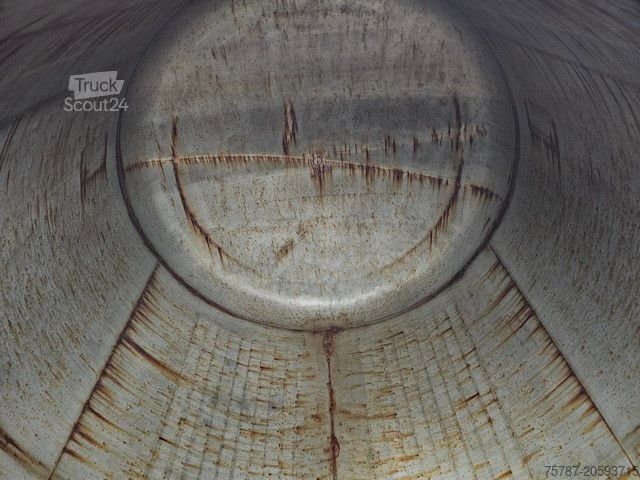 Naczepa z wymienną zabudową SCHMITZ CARGOBULL Tankchassis mit Tankcontainer, 375.678 Km