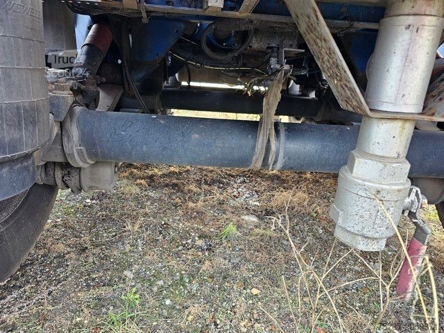 Naczepa z wymienną zabudową SCHMITZ CARGOBULL Tankchassis mit Tankcontainer, 375.678 Km