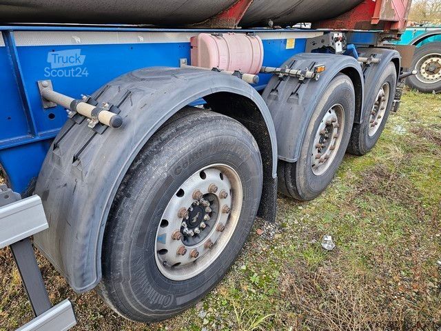 Naczepa z wymienną zabudową SCHMITZ CARGOBULL Tankchassis mit Tankcontainer, 375.678 Km