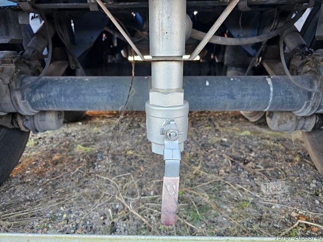 Naczepa z wymienną zabudową SCHMITZ CARGOBULL 20" Tankconatinerchassis + Tankcontainer