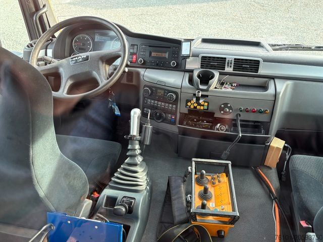 Drugi MAN TGS 18.320 4x4 *Atlas Funk Kran*Winterdienst
