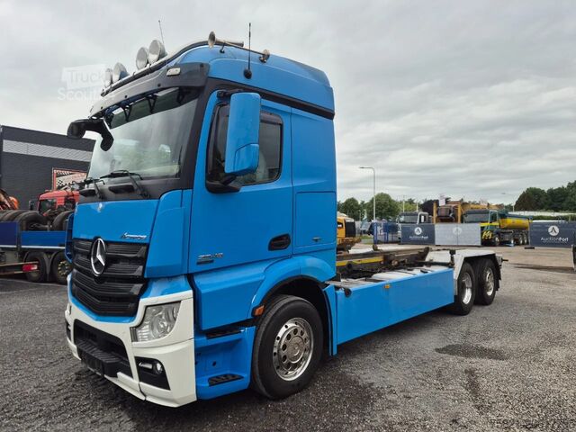 Châssis avec cabine Mercedes-Benz Actros 2548 6x2