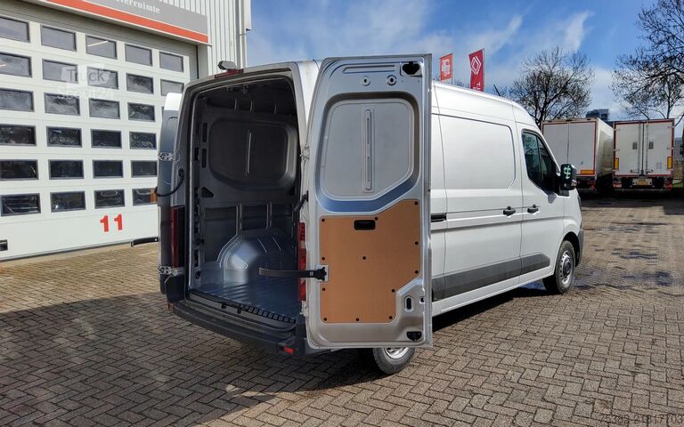 Skåpbil Renault Master 170.35 L2H2 - V-55-LKG - GESLOTEN GRIJS ...