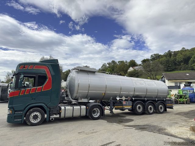 Semirimorchio cisterna  Schwingenschlögel Bitumen-Edelstahl-isoliert