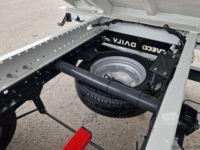 Kravas mikroautobuss ar pašizgāzēju Iveco Daily 35C16