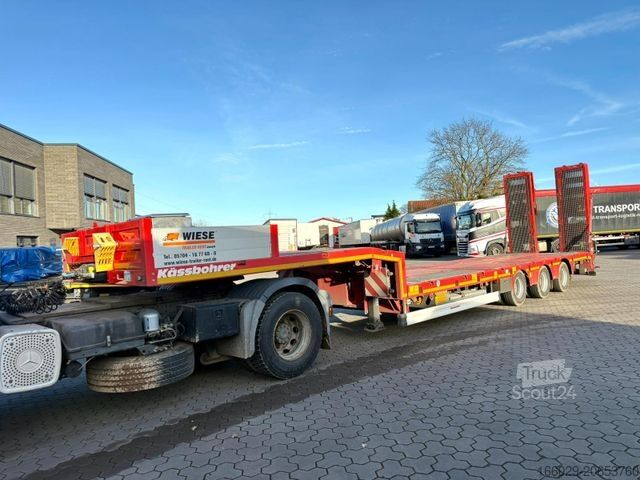 Низькорамний напівпричіп KÄSSBOHRER Tieflader teleskopierbar hydr. Hochbett