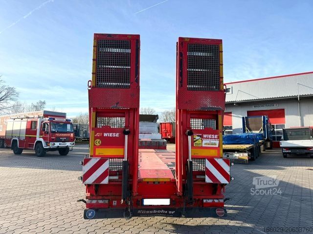 Низькорамний напівпричіп KÄSSBOHRER Tieflader teleskopierbar hydr. Hochbett