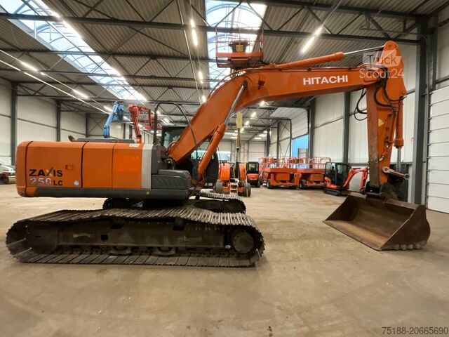 Escavadora de lagartas Hitachi ZX 250 LC-3