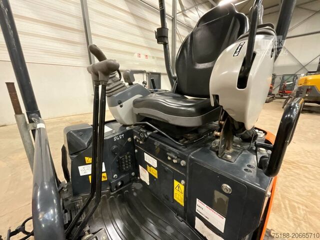 Minikoparka Hitachi ZX 19 U-6