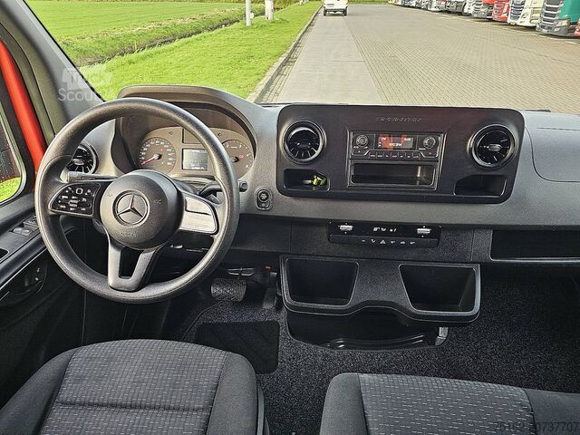 Passenger transportation MERCEDES-BENZ SPRINTER 316 9-pers rolstoel E6