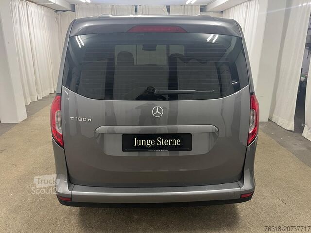 Minibus Mercedes-Benz T 180 d 7Gtr RfKam MBUX Totwi  CarPlay