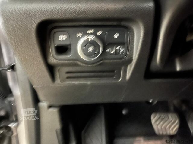 Minibus Mercedes-Benz T 180 d 7Gtr RfKam MBUX Totwi CarPlay