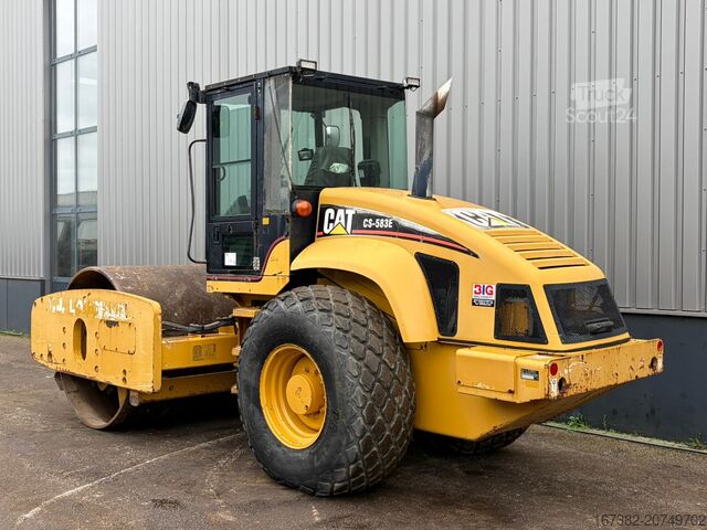 Single roller Caterpillar CS583E