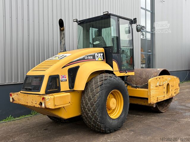 Single roller Caterpillar CS583E