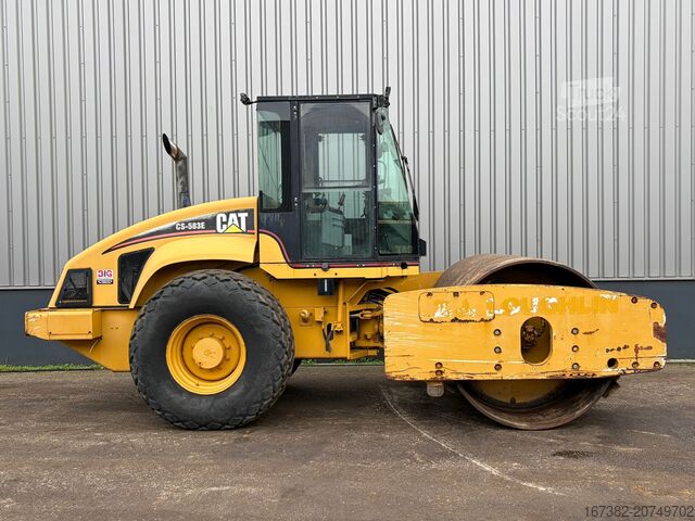 Single roller Caterpillar CS583E