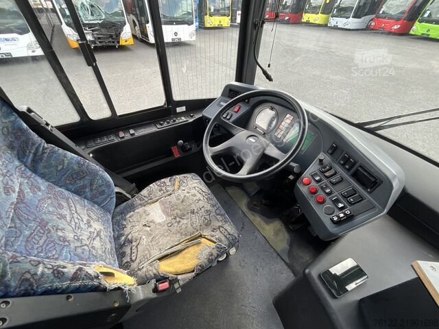 Autobuz articulat Solaris Urbino 18