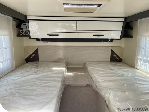 Autocaravana semi-integrada Forster T 699 EB 140 PS * 3,5 t * Winterpaket