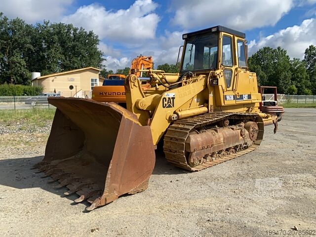 Nakladalec goseničar Caterpillar 963b