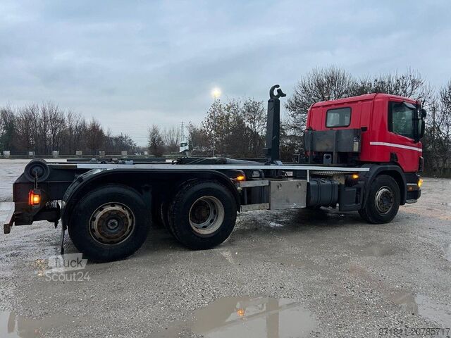 Tovornjak s kavljem za kontejnerje SCANIA SCANIA CV P114 SCARRABILE 6X2