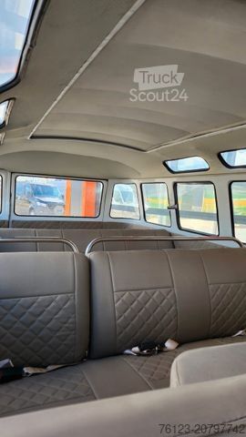 Kleinbus VOLKSWAGEN T 1 Samba mit Safarifenster