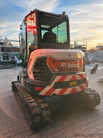 Mini bager BOBCAT E 60 - R 2 Series