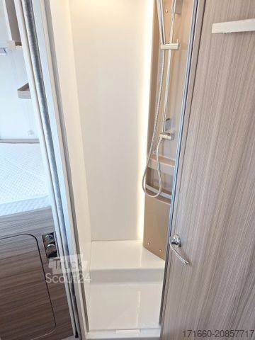 Integrirani avtodom BÜRSTNER Lyseo I 727 G 30% unter UVP!