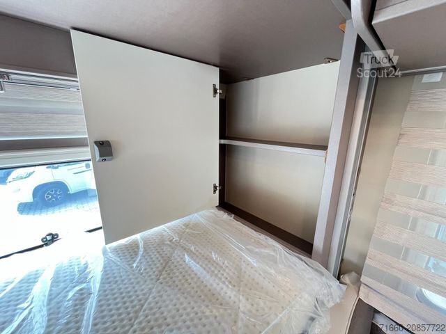 Polintegriran avtodom BÜRSTNER Lyseo TD 644 G Automatik