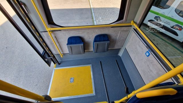 Mestni avtobus MERCEDES-BENZ Heckniederflur Sprinter 517 / 4 er Bestuhlung